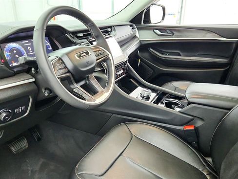 Used 2023 Jeep Grand Cherokee L Limited w/ Luxury Tech Group II AWD/4WD image 9