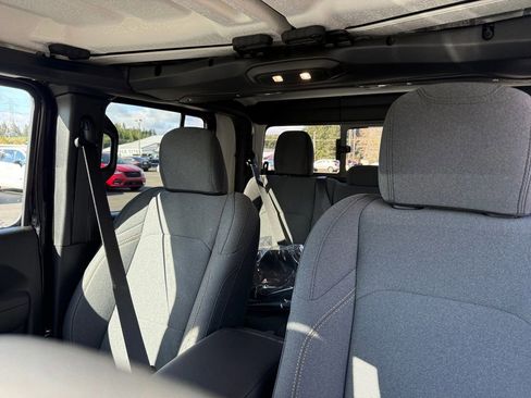 New 2026 Jeep Gladiator Sport AWD/4WD image 25