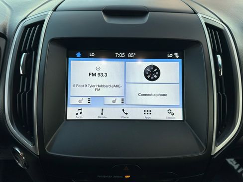 Used 2017 Ford Edge SEL w/ Equipment Group 201A image 44