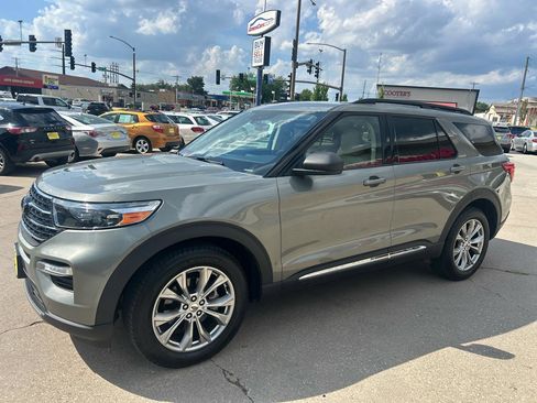Used 2020 Ford Explorer XLT w/ Equipment Group 202A AWD/4WD image 7