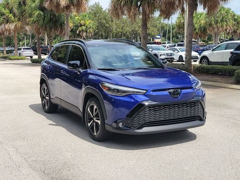 Used 2024 Toyota Corolla Cross AWD Hybrid w/ Convenience Package image 2