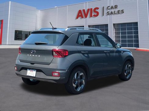Used 2025 Hyundai Venue SEL FWD image 6