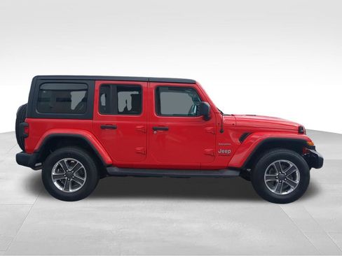 Used 2019 Jeep Wrangler Unlimited Sahara AWD/4WD image 2