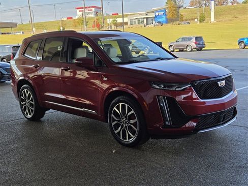 Used 2024 Cadillac XT6 Sport w/ Technology Package image 7