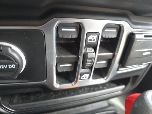 Used 2024 Jeep Wrangler Sport S image 18