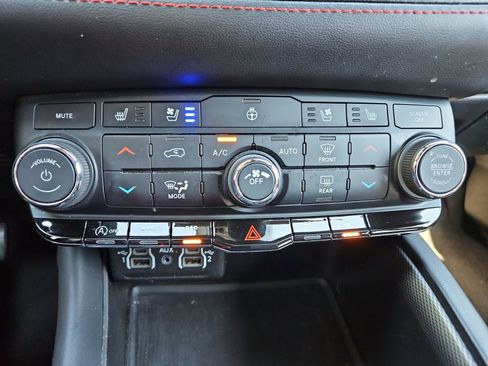 Used 2024 Dodge Durango GT image 27