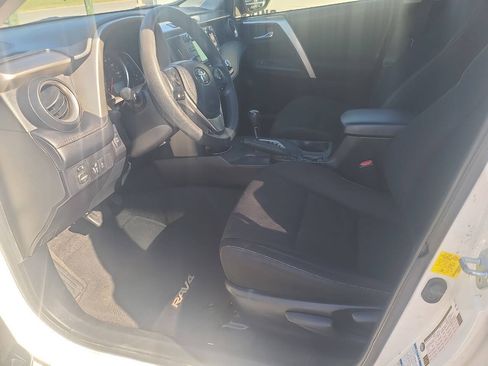 Used 2015 Toyota RAV4 XLE AWD/4WD image 15