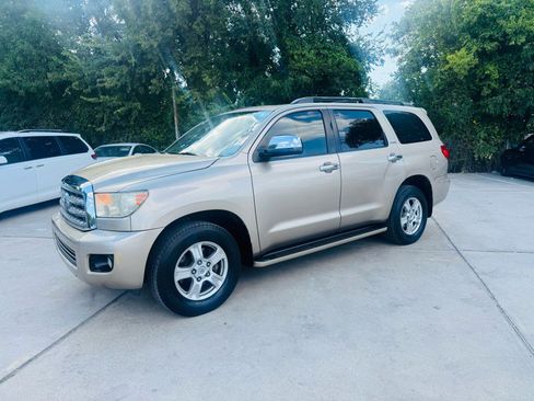Used 2008 Toyota Sequoia Limited image 2