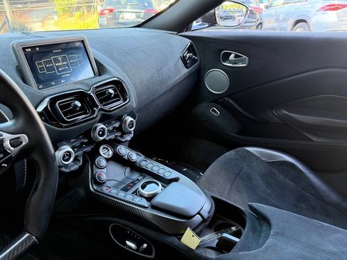 Used 2019 Aston Martin V8 Vantage Coupe RWD image 36