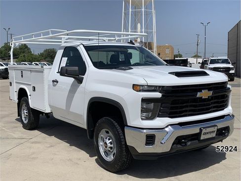 Used 2024 Chevrolet Silverado 2500 W/T w/ WT Convenience Package RWD image 3