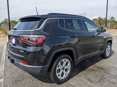 Certified 2025 Jeep Compass Latitude image 20