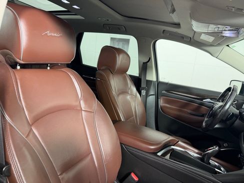 Used 2018 Buick Enclave Avenir w/ Avenir Technology Package FWD image 30