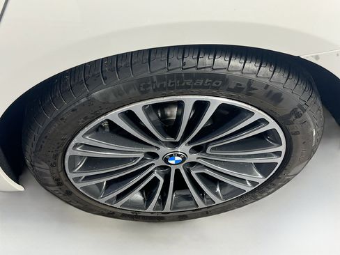 Used 2020 BMW 530i xDrive image 30