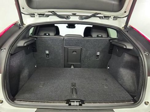 Certified 2023 Volvo C40 P8 Recharge Ultimate AWD/4WD image 39