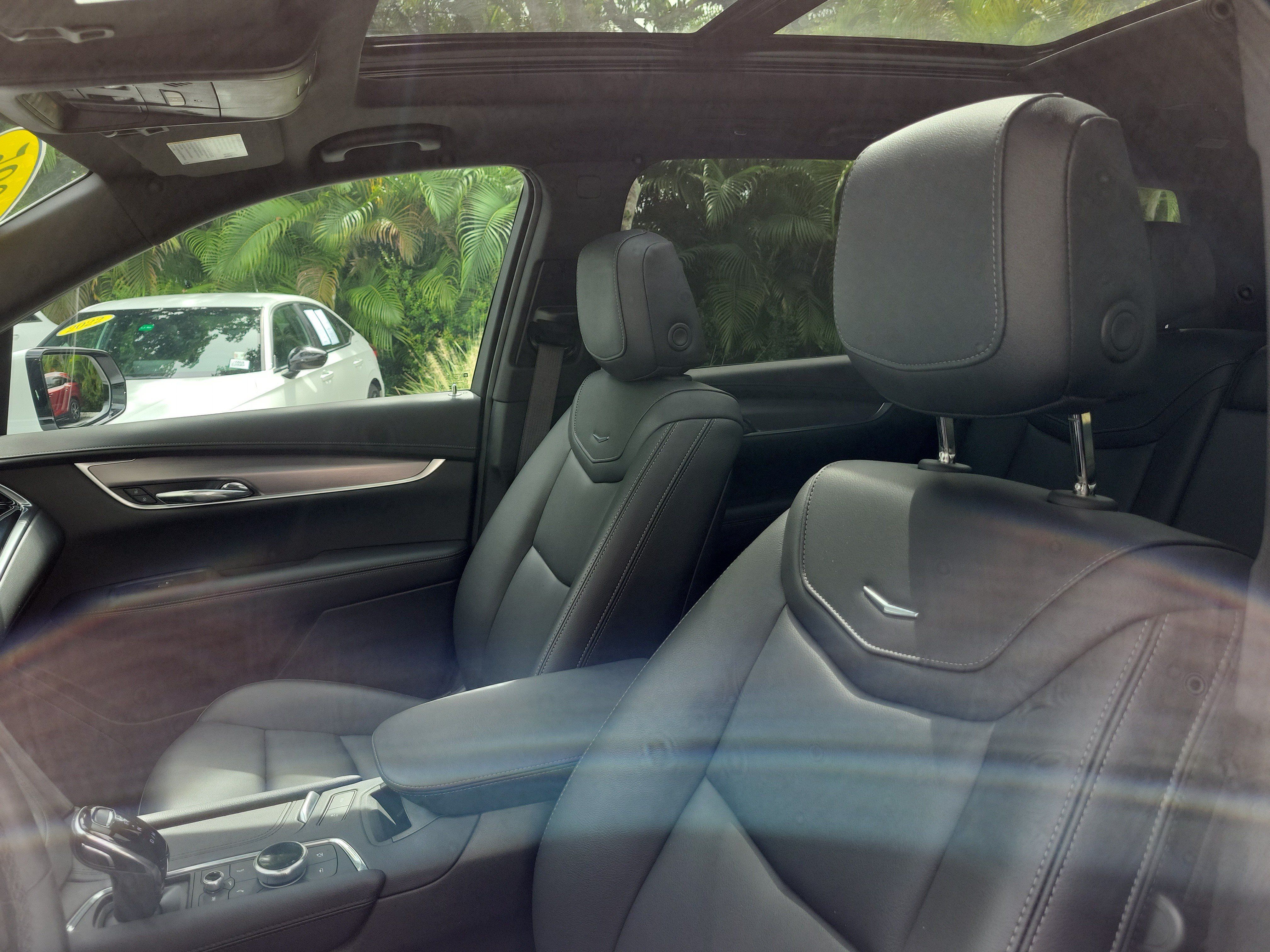 Used 2025 Cadillac XT6 Luxury FWD image 24