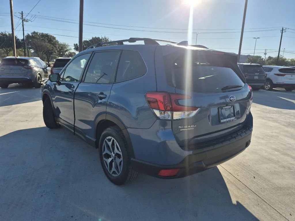 Used 2021 Subaru Forester Premium AWD/4WD image 8