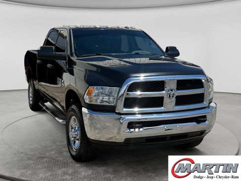 Used 2015 RAM 2500 Tradesman w/ Chrome Appearance Group AWD/4WD image 3