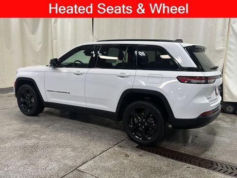 Used 2023 Jeep Grand Cherokee Altitude image 3