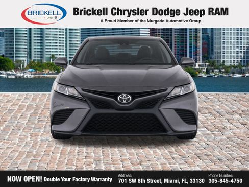 Used 2020 Toyota Camry SE w/ Convenience Package FWD image 6
