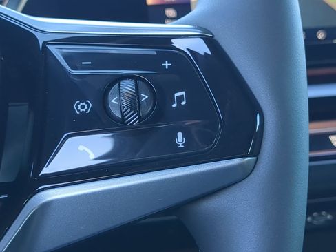 Certified 2025 BMW i5 eDrive40i w/ Premium Package image 18