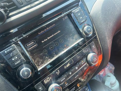 Used 2020 Nissan Rogue Sport SV w/ Technology Package image 2