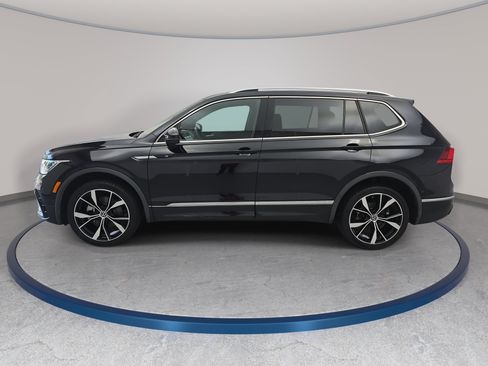 Certified 2023 Volkswagen Tiguan SEL R-Line AWD/4WD image 8