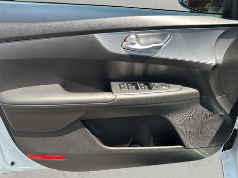 Used 2023 Kia Forte LXS w/ LXS Technology Package FWD image 11
