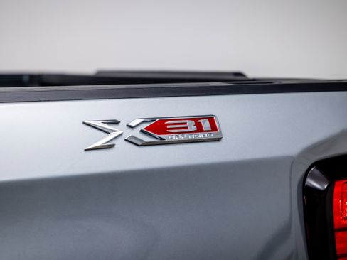 Used 2026 GMC Sierra 1500 SLT AWD/4WD image 14