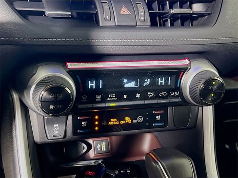 Used 2024 Toyota RAV4 Limited image 15