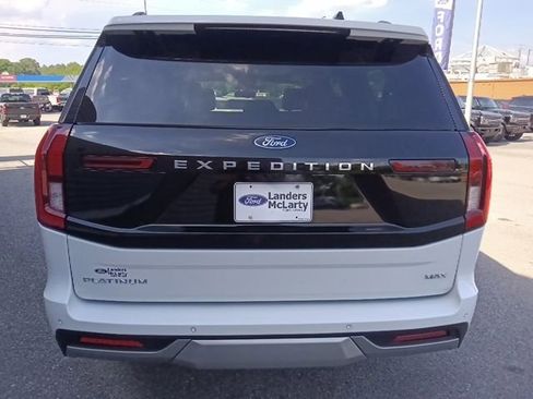Used 2025 Ford Expedition Max Platinum AWD/4WD image 4