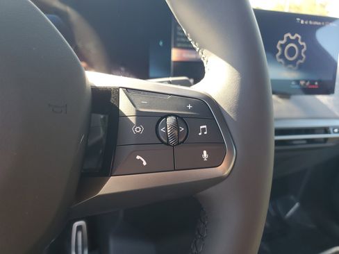 New 2026 BMW iX xDrive60 w/ M Sport Package image 31