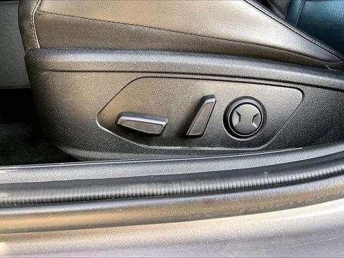 Used 2023 Hyundai Elantra Limited FWD image 34