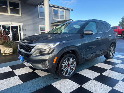 Used 2023 Kia Seltos SX image 2