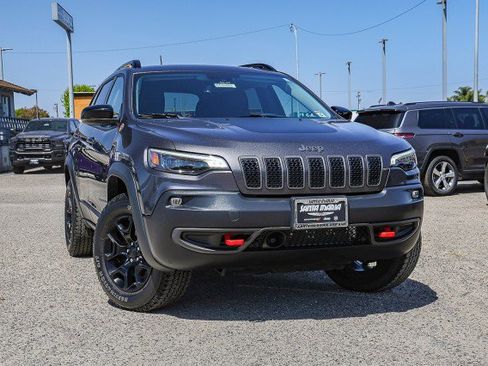 Used 2022 Jeep Cherokee Trailhawk w/ Premium Leather Package AWD/4WD image 1