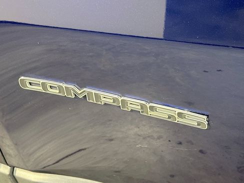 Used 2019 Jeep Compass Latitude w/ Cold Weather Group AWD/4WD image 28