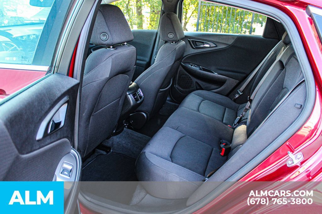 Used 2025 Chevrolet Malibu LT FWD image 17
