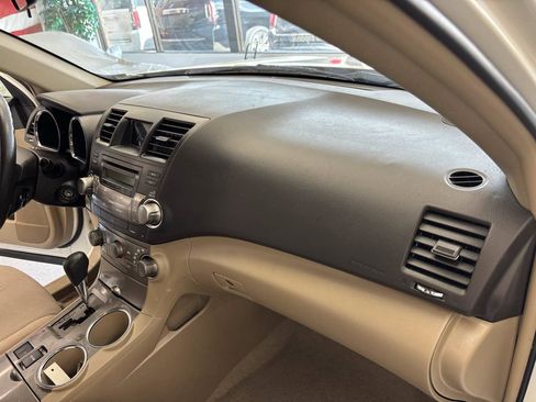 Used 2008 Toyota Highlander 2WD w/ Cold Weather Pkg image 15