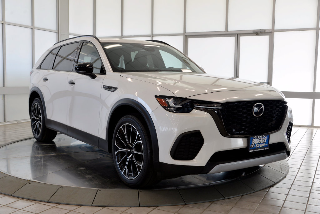 Certified 2025 MAZDA CX-70 Plug-In Hybrid w/ Premium Plus AWD/4WD image 2