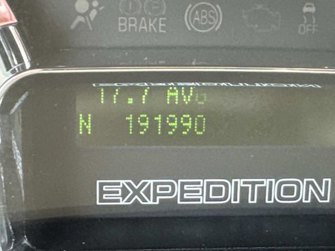Used 2014 Ford Expedition XLT w/ Equipment Group 202A RWD image 28