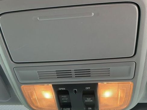 Used 2018 Honda Odyssey EX-L image 23