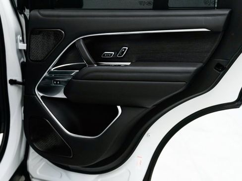 Used 2023 Land Rover Range Rover Autobiography image 27