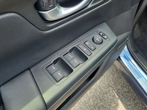 Certified 2023 Honda CR-V LX image 9