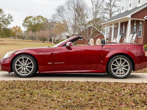 Used 2007 Cadillac XLR V image 3