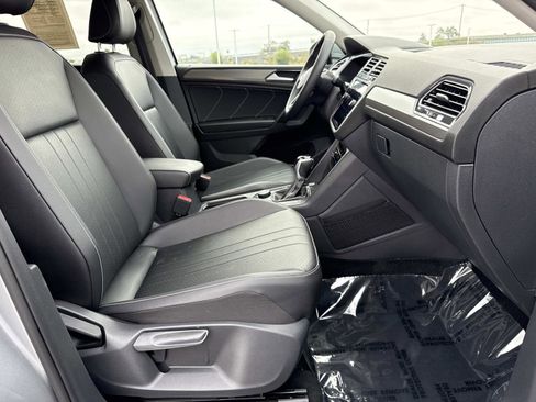 Used 2022 Volkswagen Tiguan SE image 19