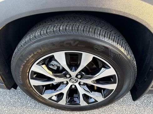 Used 2024 Toyota Grand Highlander AWD Hybrid image 12