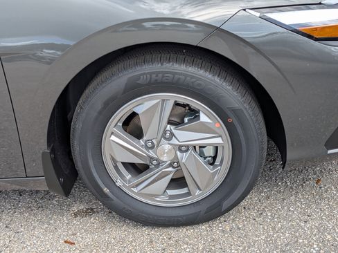 New 2026 Hyundai Elantra SE image 11