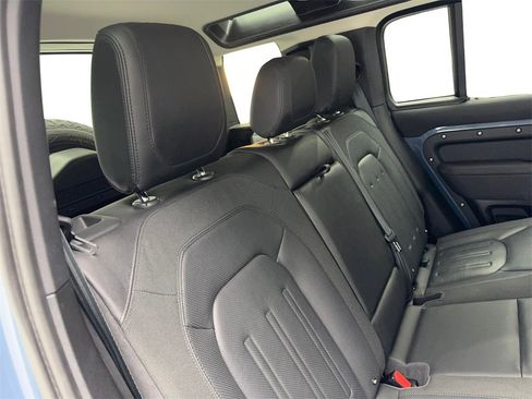 Used 2020 Land Rover Defender 110 SE image 39