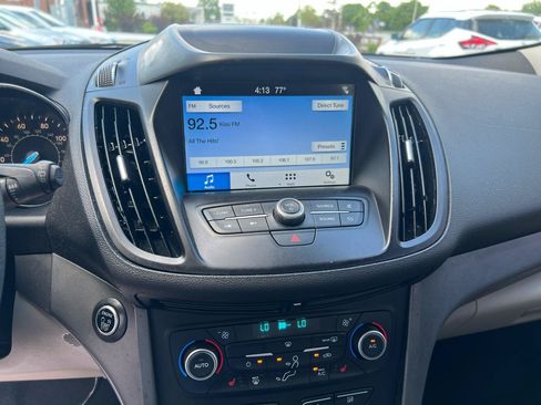 Used 2019 Ford Escape SE FWD image 19