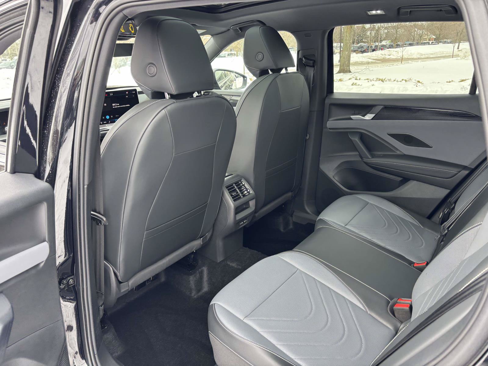 New 2026 Volkswagen Tiguan SE R-Line AWD/4WD image 27
