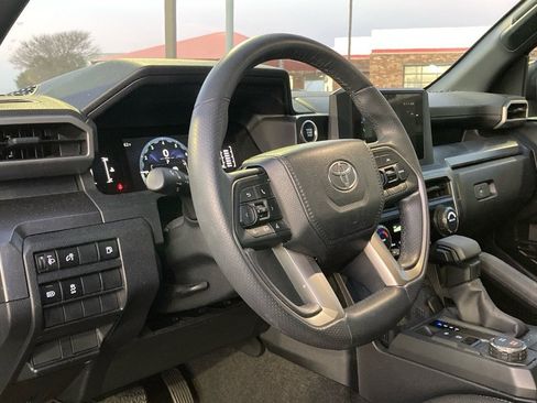 Used 2025 Toyota 4Runner SR5 image 9